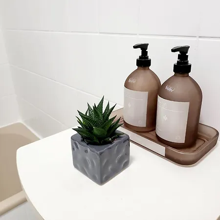 公寓 Currently Halfprice By Sometimes No Warm Water! Renovated Garden-apartment, Next To Forest, On The Mountain, Free Parking