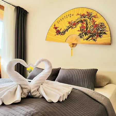 Renovated Garden-apartment, Next To Forest, On Mountain, Free Parking شقة